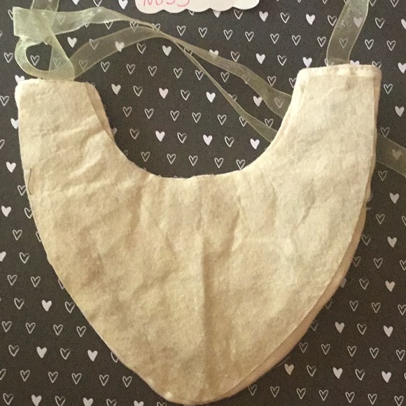 Pearl and blue bib - Picture 4 of 4